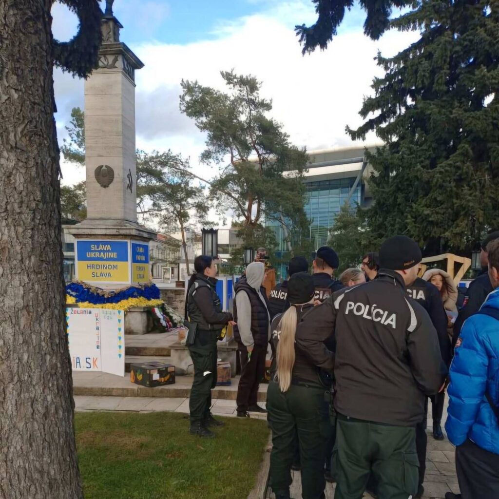 Útok fašistickými sloganmi Banderovcov na košický Pamätník vojakom Sovietskej armády, 24. 2. 2026